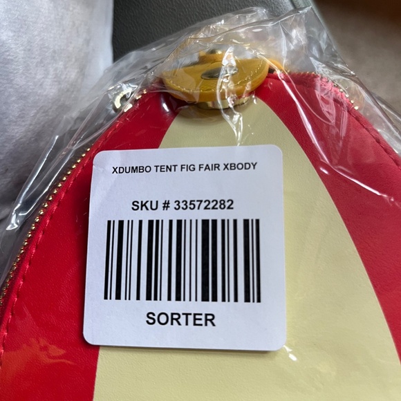 Dumbo circus tent loungefly and stuffed dumbo - Picture 5 of 5